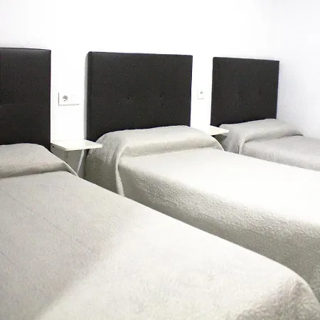 ゲストハウス Hostal Villa 2*